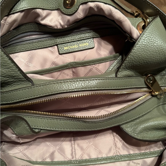 Michael Kors Green Shoulder Purse - Picture 2 of 8